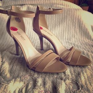 Never worn Nine West Amurri Heeled Sandal 6M
